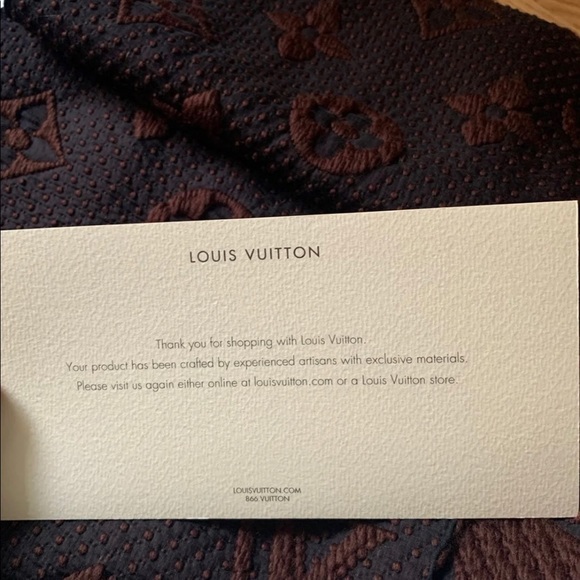 AUTHENTIC Louis Vuitton Scarf - Picture 7 of 7